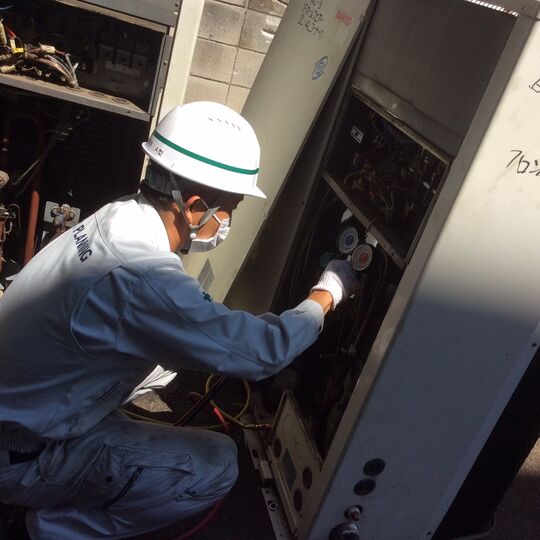 フロン回収作業2